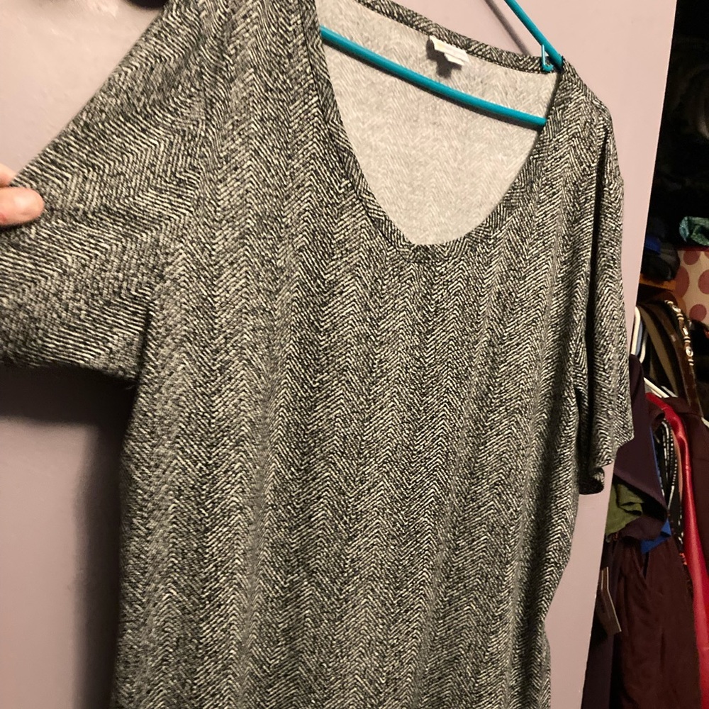 Lularoe shirt sleeve shirt
